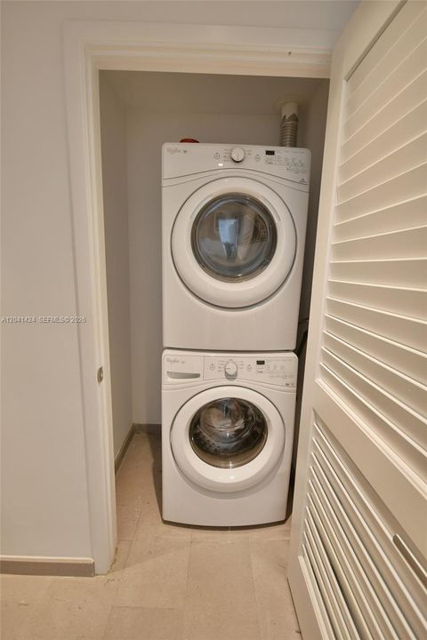 For Rent: $6,300 (2 beds, 2 baths, 1249 Square Feet)