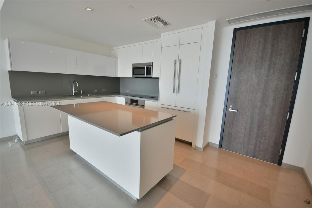 For Rent: $6,300 (2 beds, 2 baths, 1249 Square Feet)