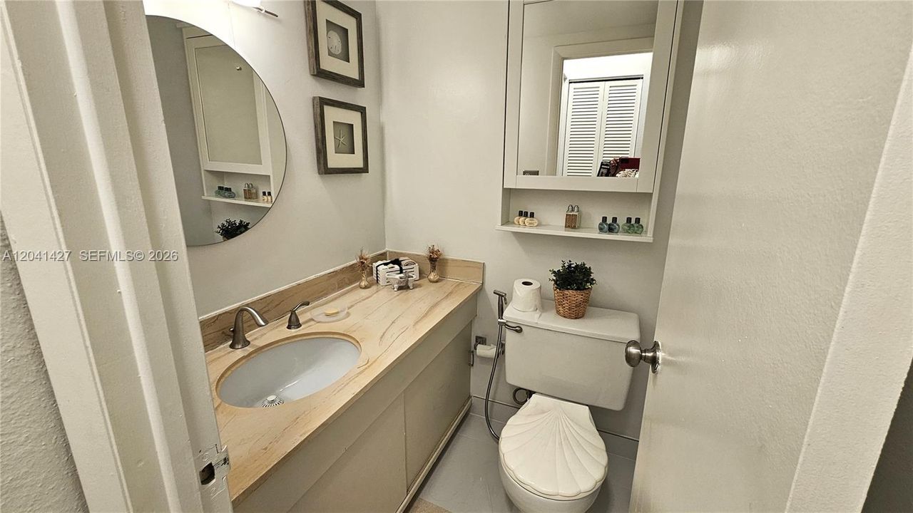 В аренду: $3,400 (1 спален, 1 ванн, 870 Квадратных фут)