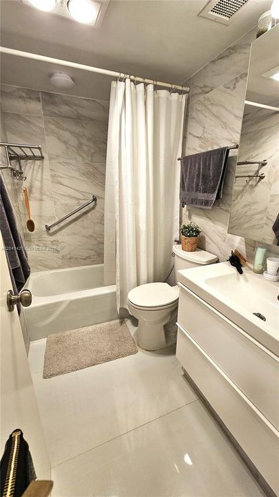 В аренду: $3,400 (1 спален, 1 ванн, 870 Квадратных фут)