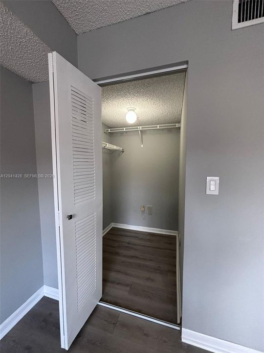 For Rent: $1,750 (1 beds, 1 baths, 687 Square Feet)