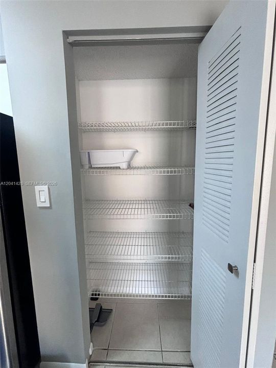 For Rent: $1,750 (1 beds, 1 baths, 687 Square Feet)
