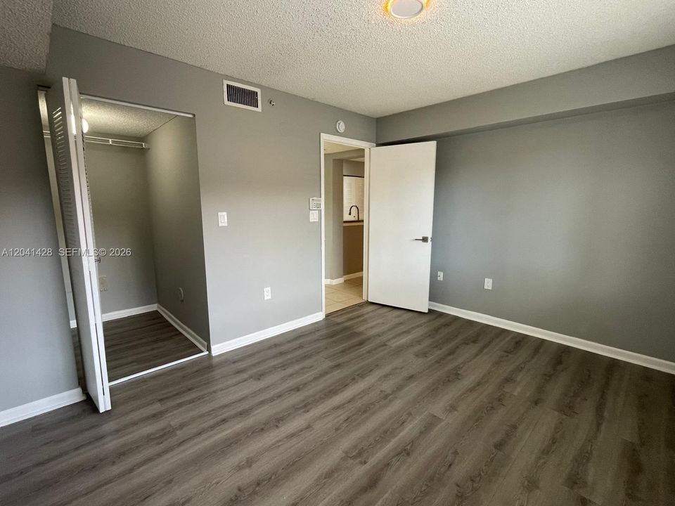 For Rent: $1,750 (1 beds, 1 baths, 687 Square Feet)