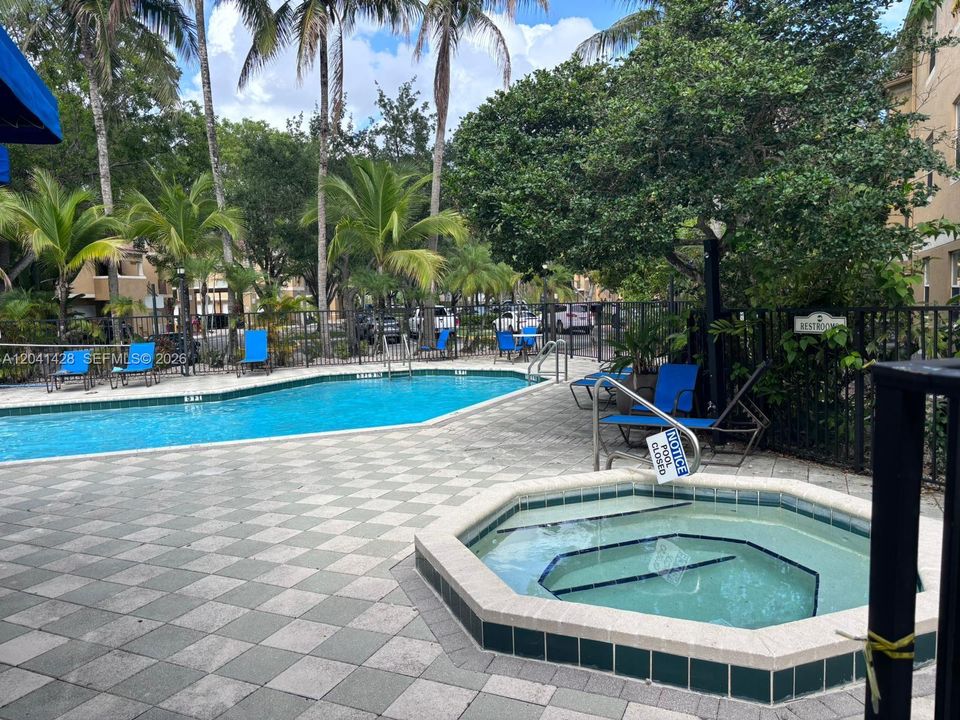 For Rent: $1,750 (1 beds, 1 baths, 687 Square Feet)