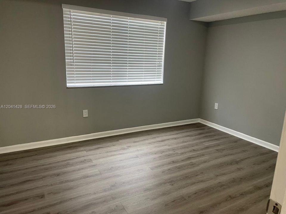 For Rent: $1,750 (1 beds, 1 baths, 687 Square Feet)