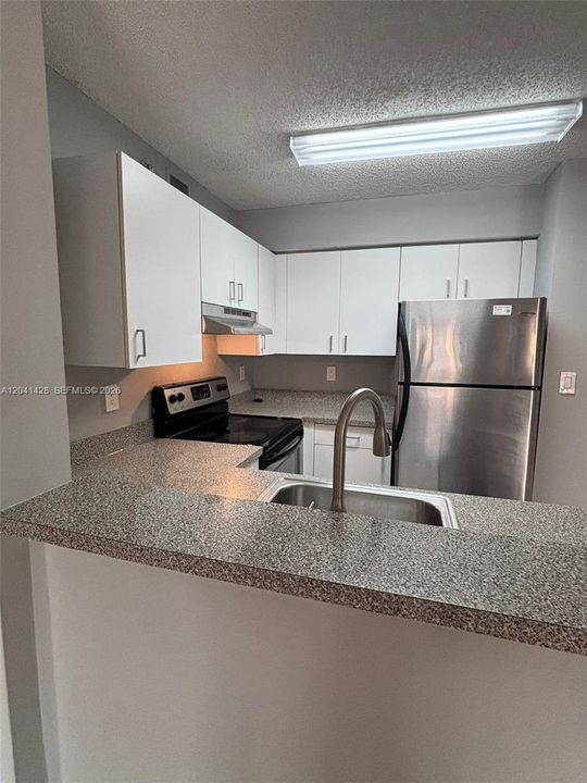 For Rent: $1,750 (1 beds, 1 baths, 687 Square Feet)