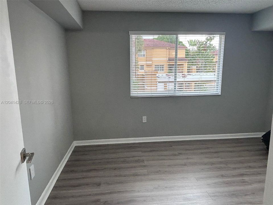 For Rent: $1,750 (1 beds, 1 baths, 687 Square Feet)