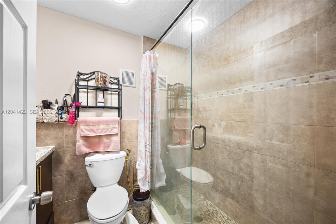 For Sale: $474,999 (4 beds, 2 baths, 696 Square Feet)