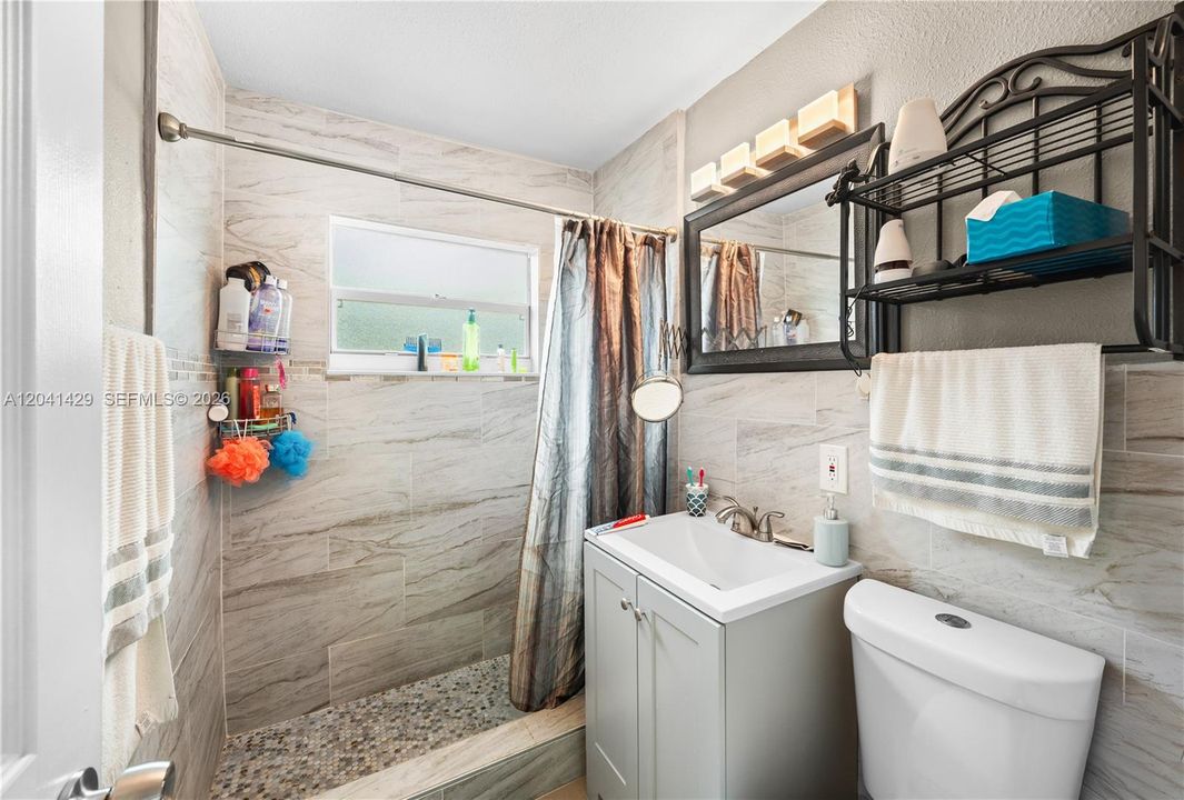 For Sale: $474,999 (4 beds, 2 baths, 696 Square Feet)