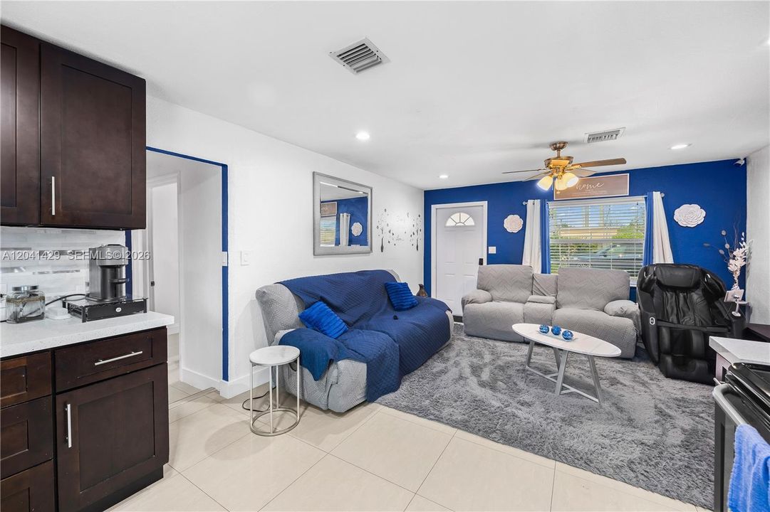 For Sale: $474,999 (4 beds, 2 baths, 696 Square Feet)
