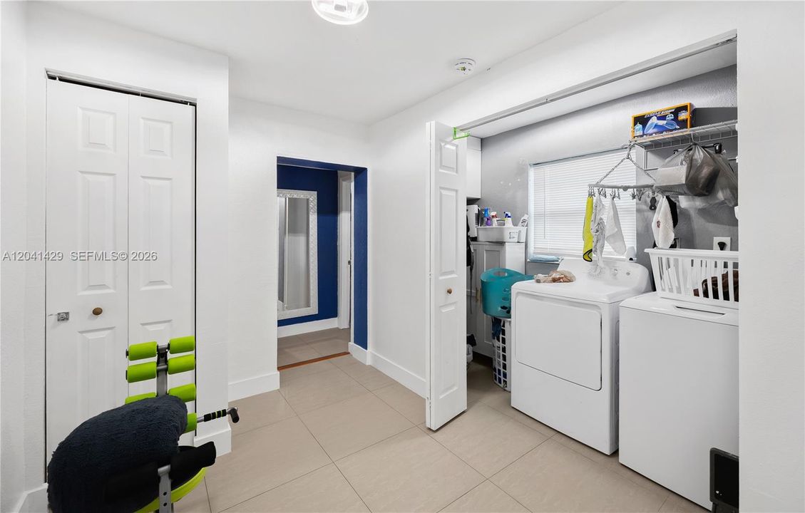 For Sale: $474,999 (4 beds, 2 baths, 696 Square Feet)