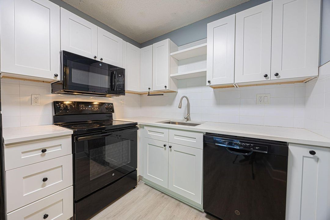 9940 SW 8th St (Kitchen2)