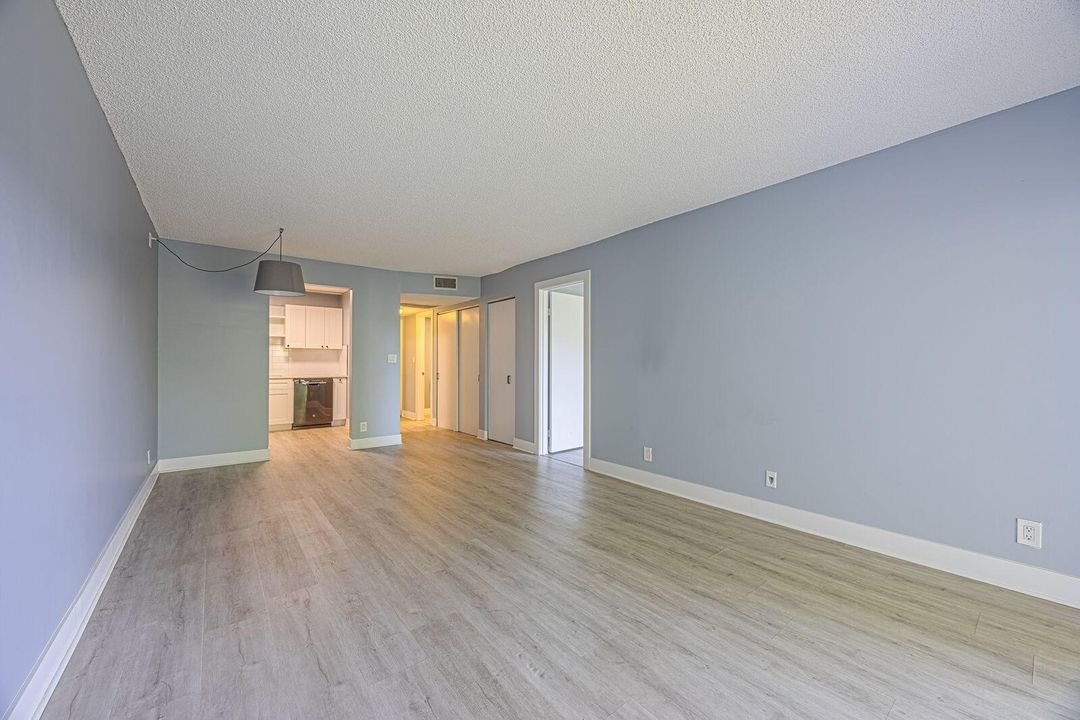 9940 SW 8th St (Living Rm3)