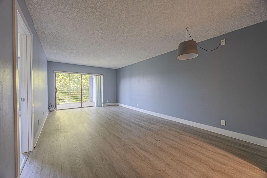 9940 SW 8th St (Living Rm1)