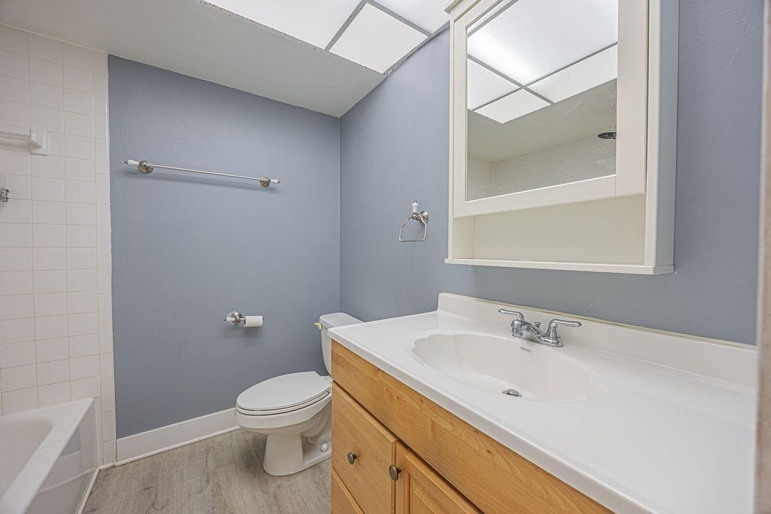 9940 SW 8th St (Bath #1)