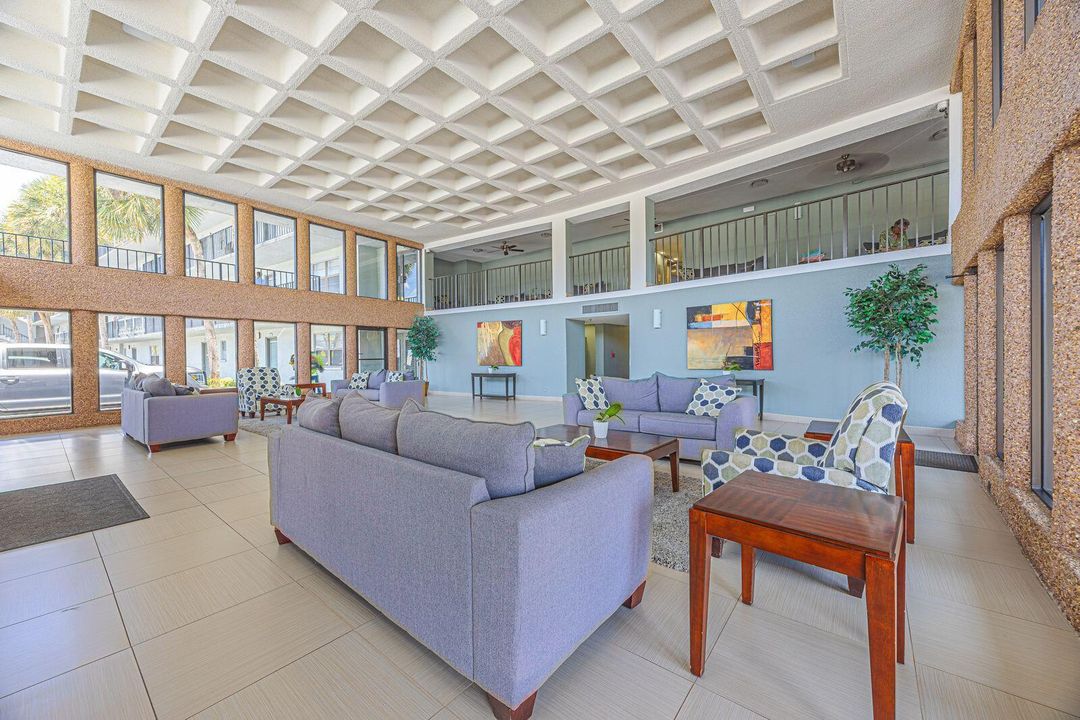 9440 SW 8th St (Lobby2)