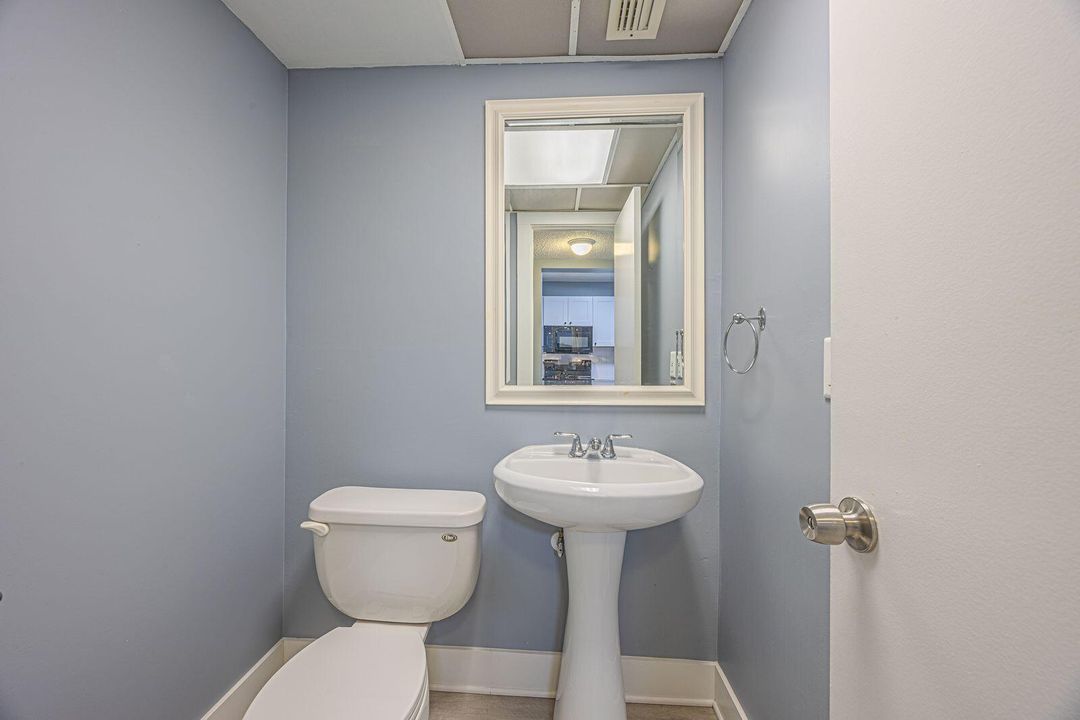9940 SW 8th St (Bath #2)