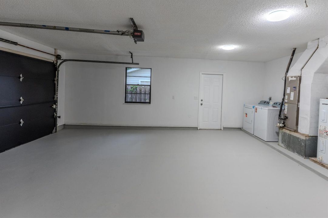 Garage 2
