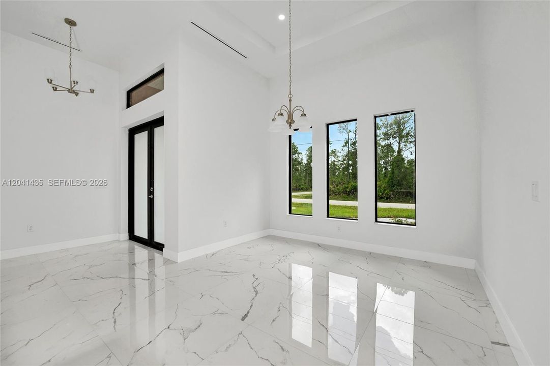 На продажу: $349,900 (3 спален, 2 ванн, 1558 Квадратных фут)