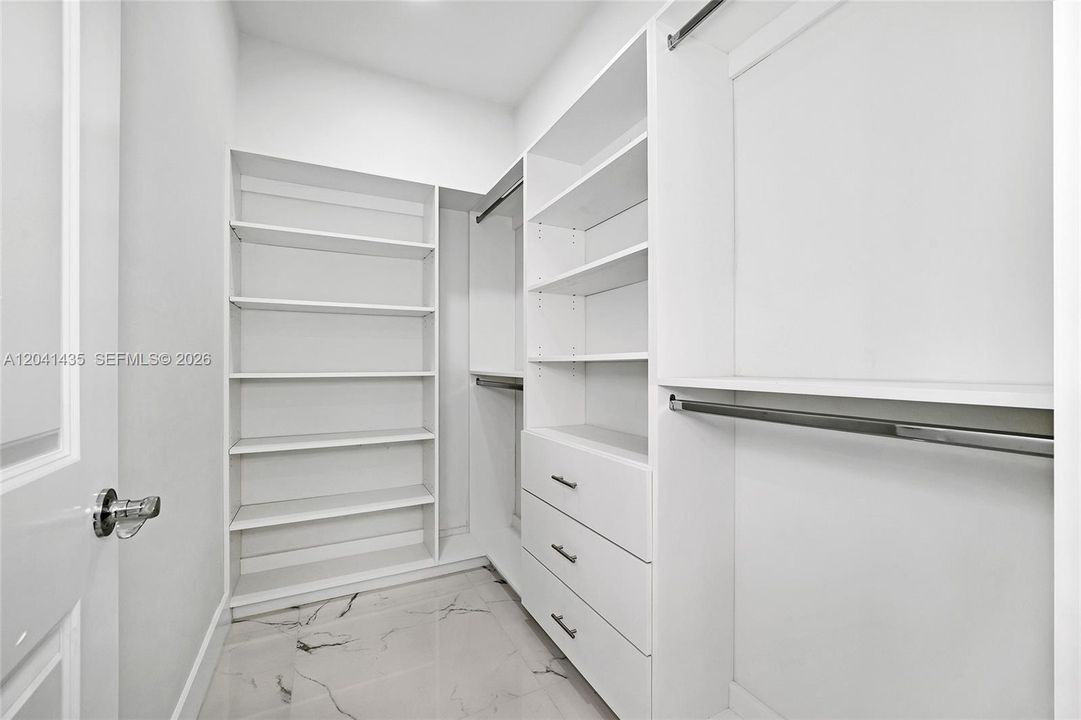 На продажу: $349,900 (3 спален, 2 ванн, 1558 Квадратных фут)