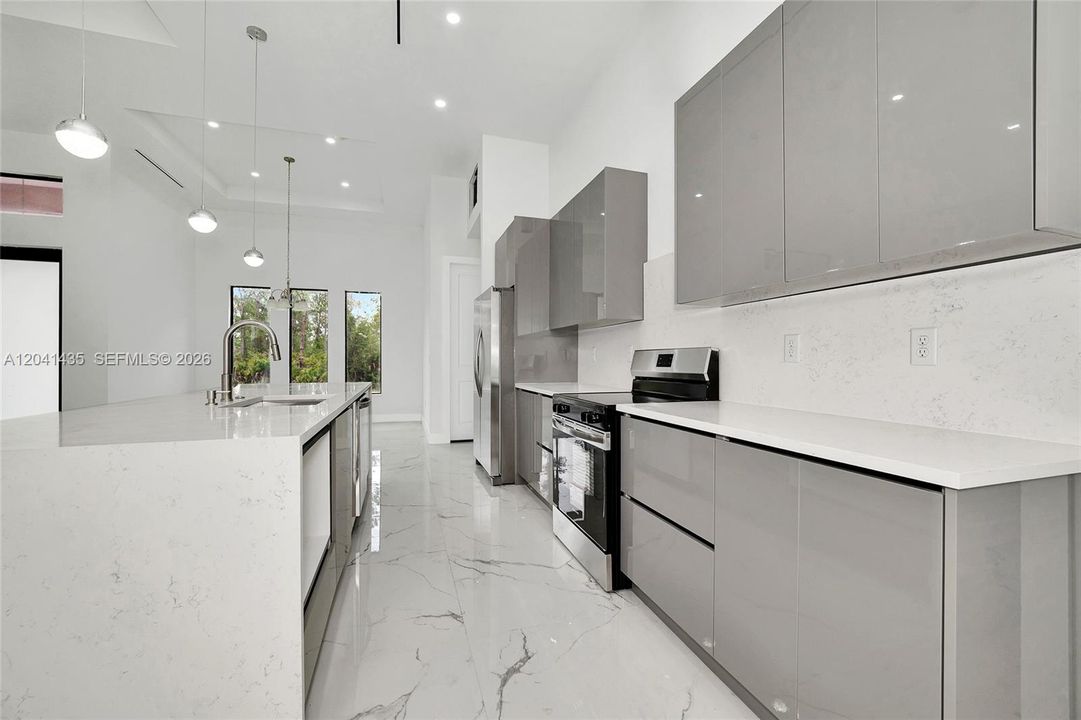 На продажу: $349,900 (3 спален, 2 ванн, 1558 Квадратных фут)