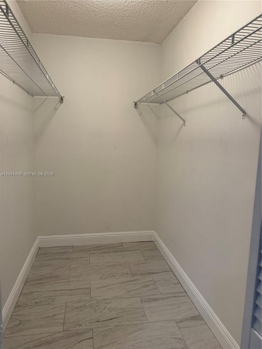 For Rent: $2,200 (2 beds, 2 baths, 900 Square Feet)