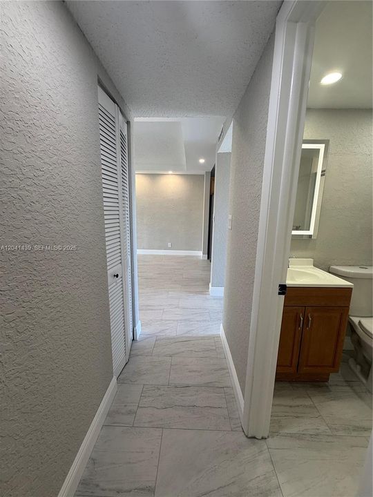 For Rent: $2,200 (2 beds, 2 baths, 900 Square Feet)