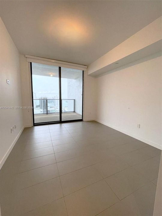 For Rent: $3,450 (1 beds, 1 baths, 867 Square Feet)