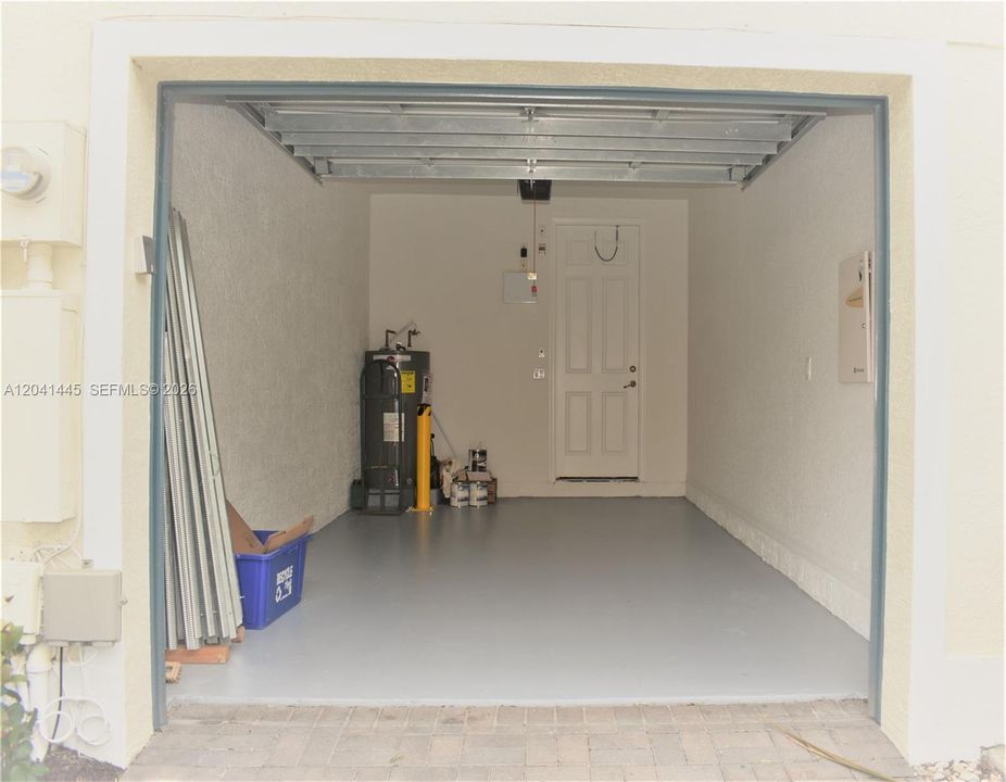 For Rent: $3,000 (3 beds, 2 baths, 1290 Square Feet)