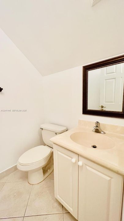 For Rent: $3,000 (3 beds, 2 baths, 1290 Square Feet)