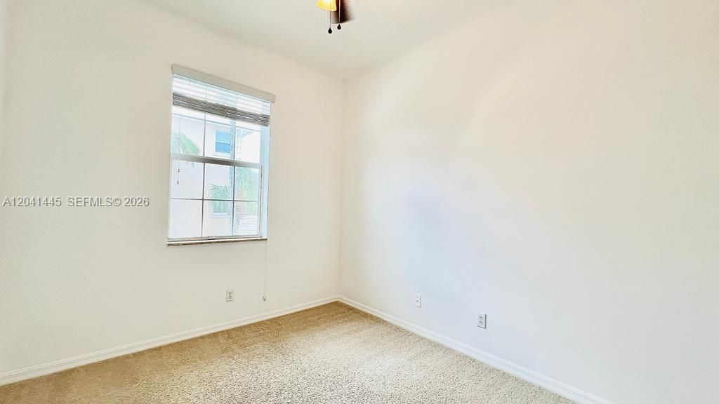 For Rent: $3,000 (3 beds, 2 baths, 1290 Square Feet)