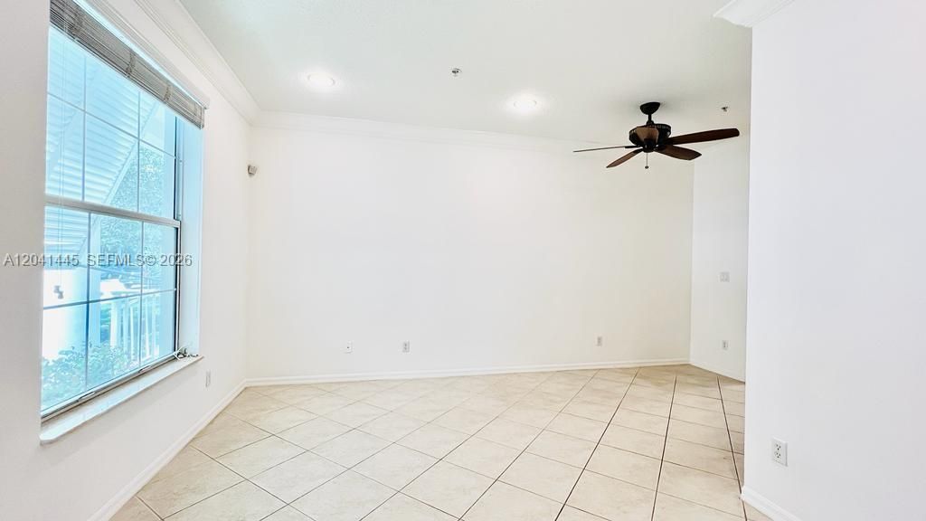 For Rent: $3,000 (3 beds, 2 baths, 1290 Square Feet)