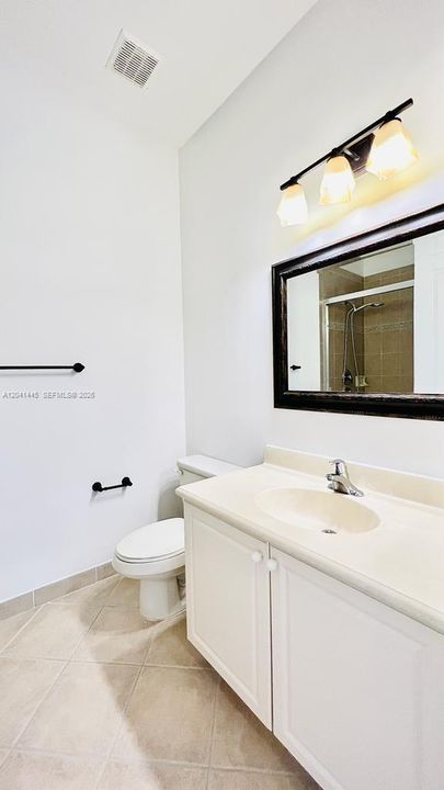 For Rent: $3,000 (3 beds, 2 baths, 1290 Square Feet)