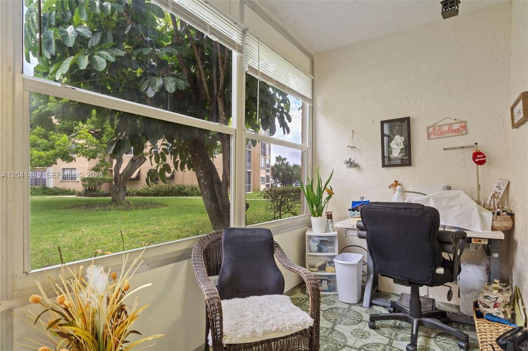 На продажу: $165,000 (2 спален, 2 ванн, 1010 Квадратных фут)