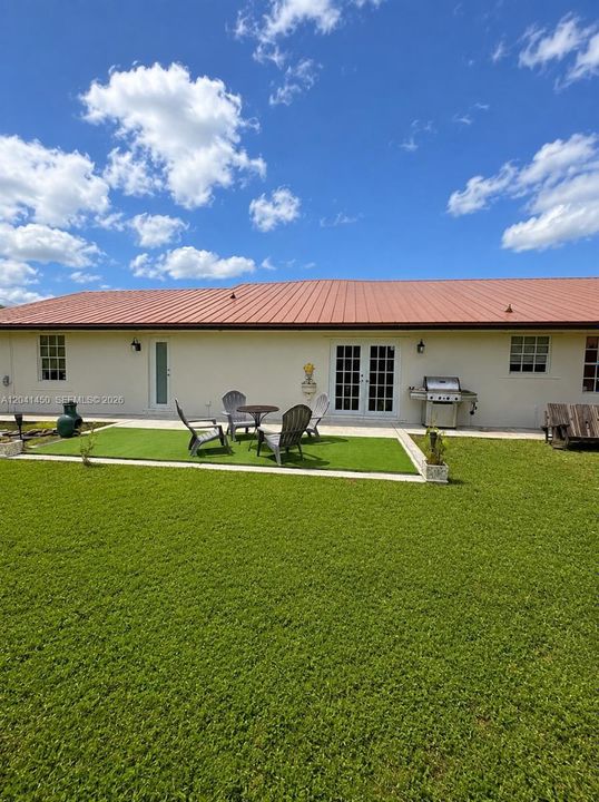 На продажу: $715,000 (4 спален, 2 ванн, 2642 Квадратных фут)
