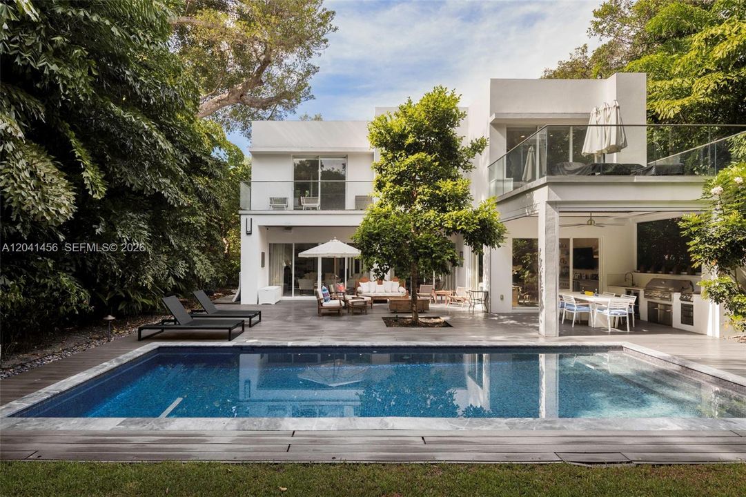 En Venta: $4,750,000 (4 camas, 4 baños, 3383 Pies cuadrados)