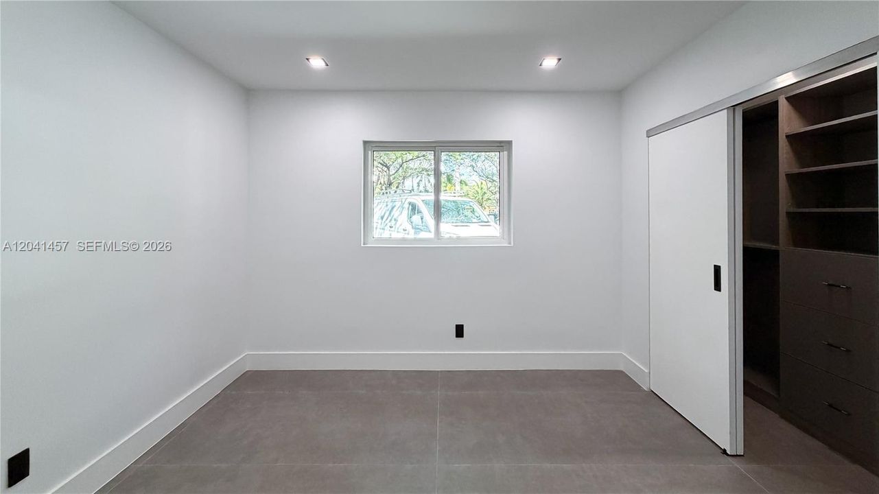 For Sale: $2,500,000 (6 beds, 4 baths, 3467 Square Feet)
