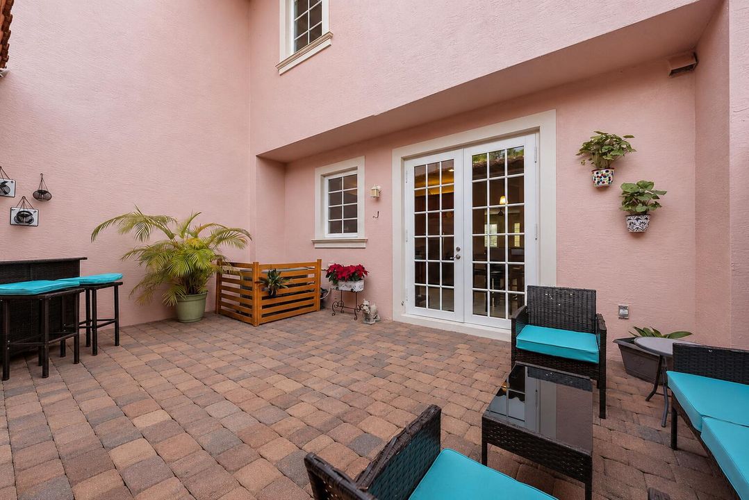 Private Courtyard