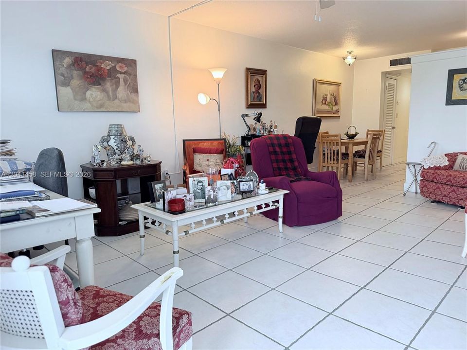 En Venta: $315,000 (1 camas, 1 baños, 810 Pies cuadrados)