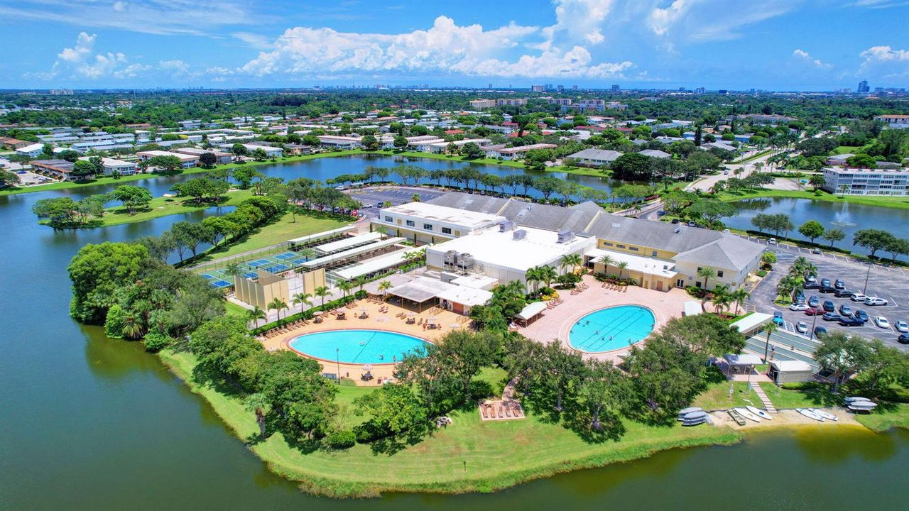 51-web-or-mls-Century Village main clubh
