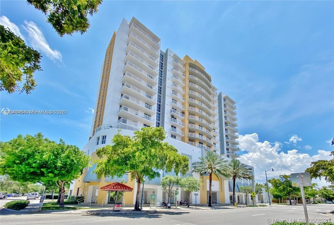 For Rent: $2,200 (1 beds, 1 baths, 710 Square Feet)