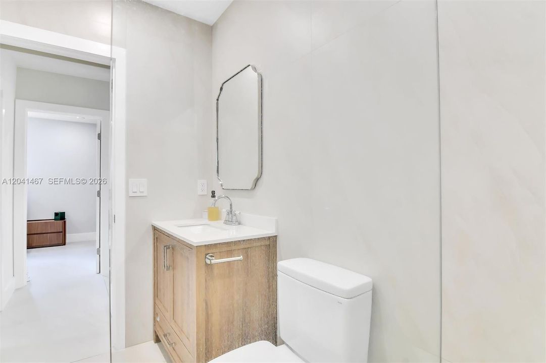 В аренду: $3,600 (2 спален, 1 ванн, 1174 Квадратных фут)