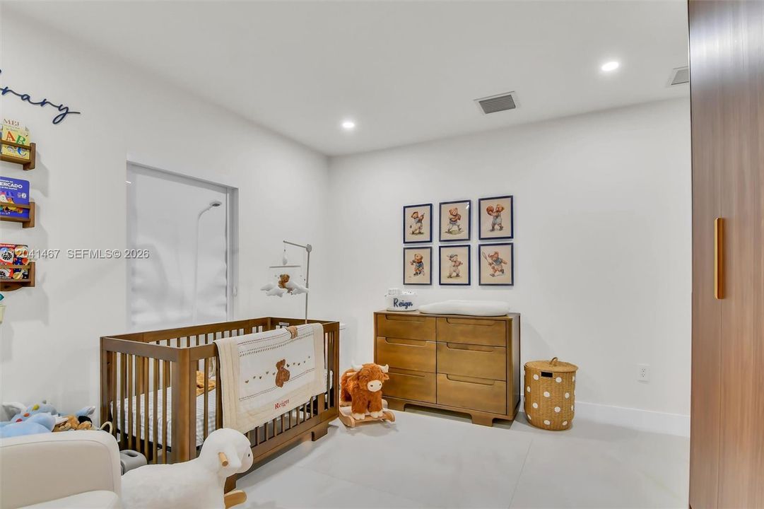 В аренду: $3,600 (2 спален, 1 ванн, 1174 Квадратных фут)