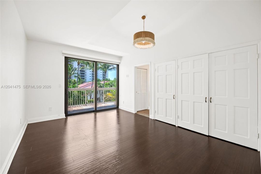 For Sale: $925,000 (4 beds, 3 baths, 2406 Square Feet)