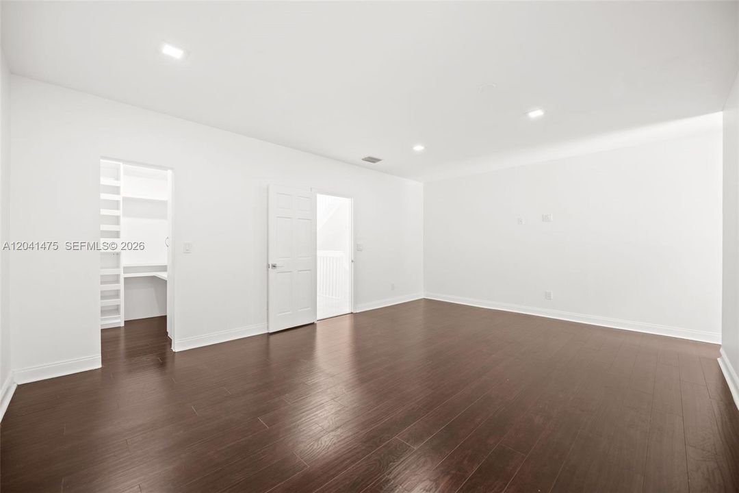 For Sale: $925,000 (4 beds, 3 baths, 2406 Square Feet)
