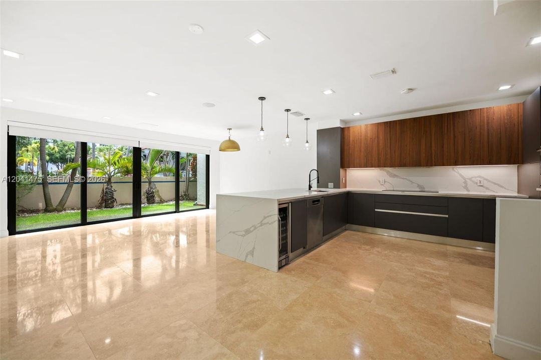 For Sale: $925,000 (4 beds, 3 baths, 2406 Square Feet)