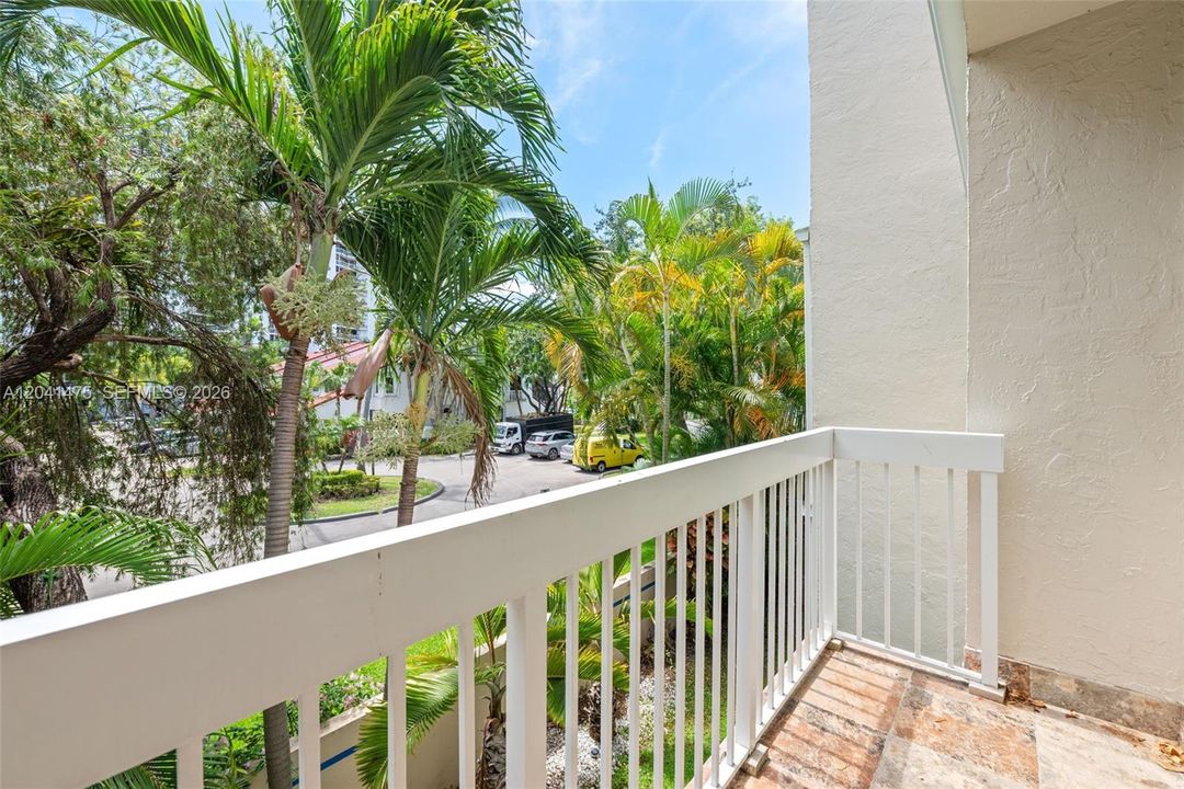 For Sale: $925,000 (4 beds, 3 baths, 2406 Square Feet)