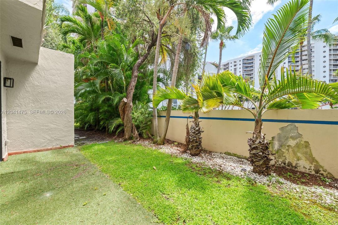 For Sale: $925,000 (4 beds, 3 baths, 2406 Square Feet)