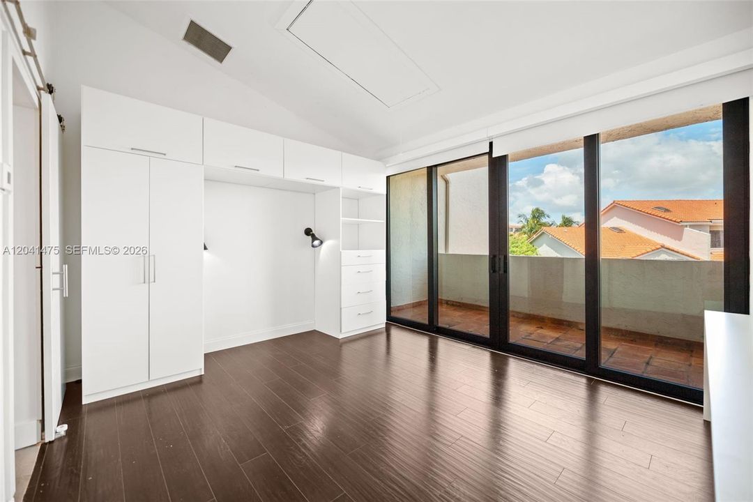 For Sale: $925,000 (4 beds, 3 baths, 2406 Square Feet)