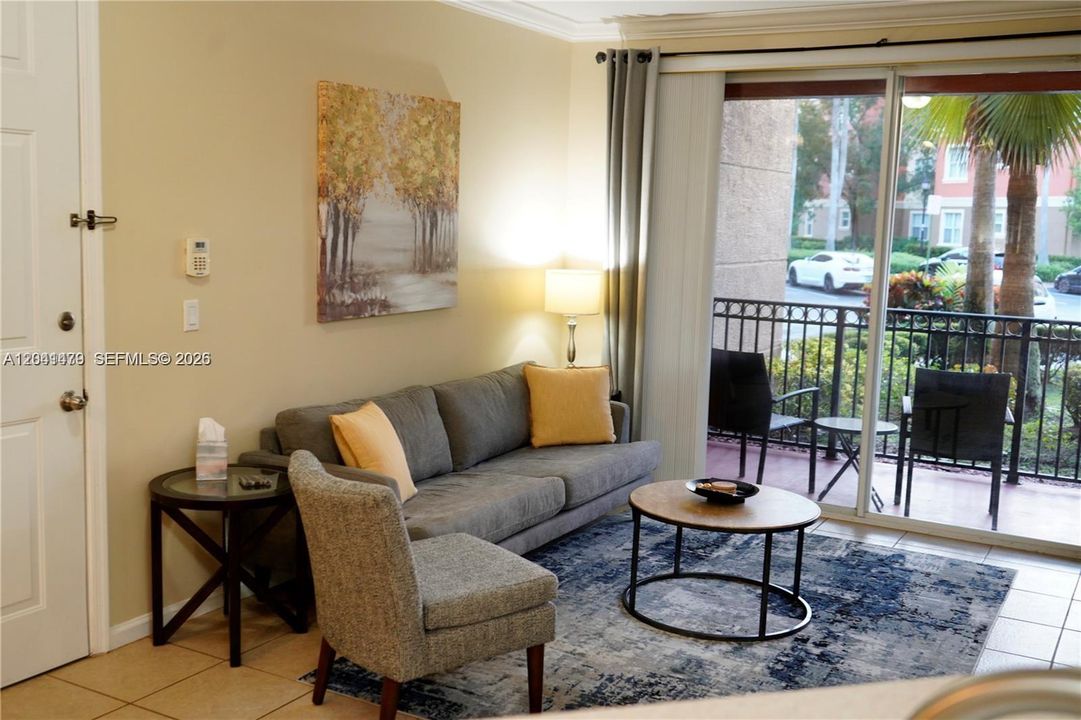 En Venta: $325,000 (2 camas, 1 baños, 890 Pies cuadrados)